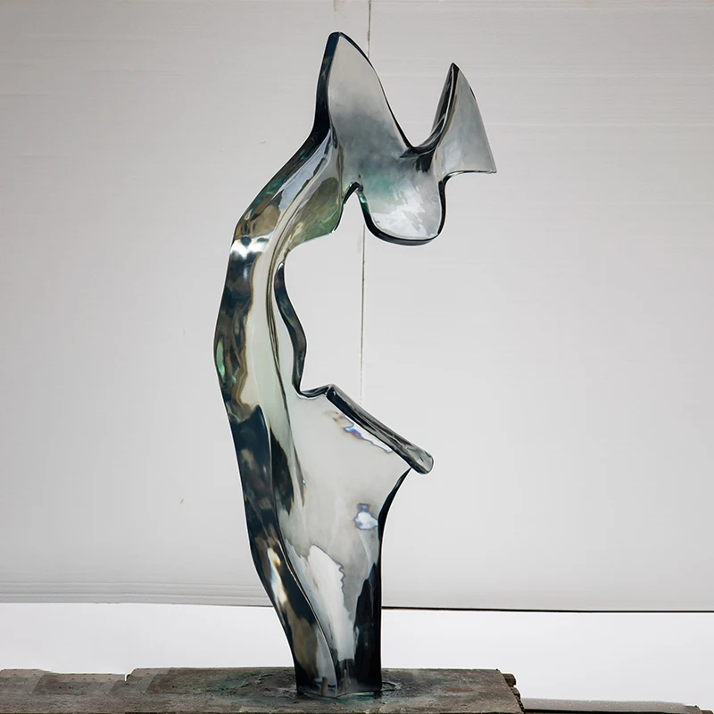 Exquisite resin decoration living room statue hotel statue transparent abstract art home ornament