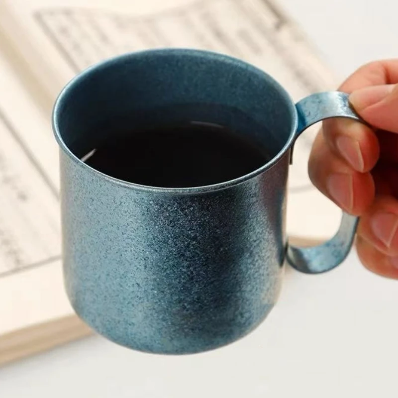 كوب قهوة من التيتانيوم النقي في الهواء الطلق، طبقة مزدوجة متعددة الألوان بمقبض الإفطار البغل 300 مللي كوب ماء عصير التخييم، بهلوان