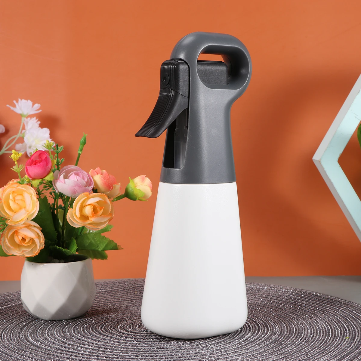 

Pneumatic Spray Bottle Plastic Watering Can For Beauty Salon Gardening Plant Durable Empty Container Pressure Sprayer