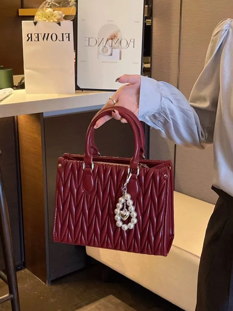 

Женская сумка из кожи с высокой текстурой и тиснением, новая универсальная сумка через плечо высокого качества, плиссированные сумки на плечо под мышками