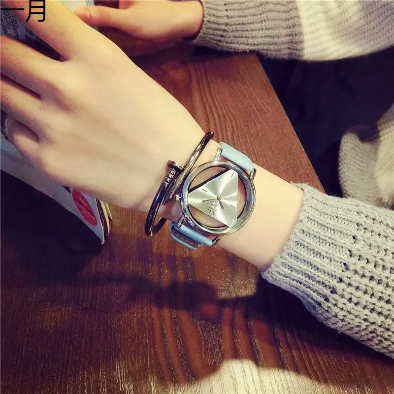 Fashion Simple Triangular Glass Watch Nail Bracelet Set Quartz Watch