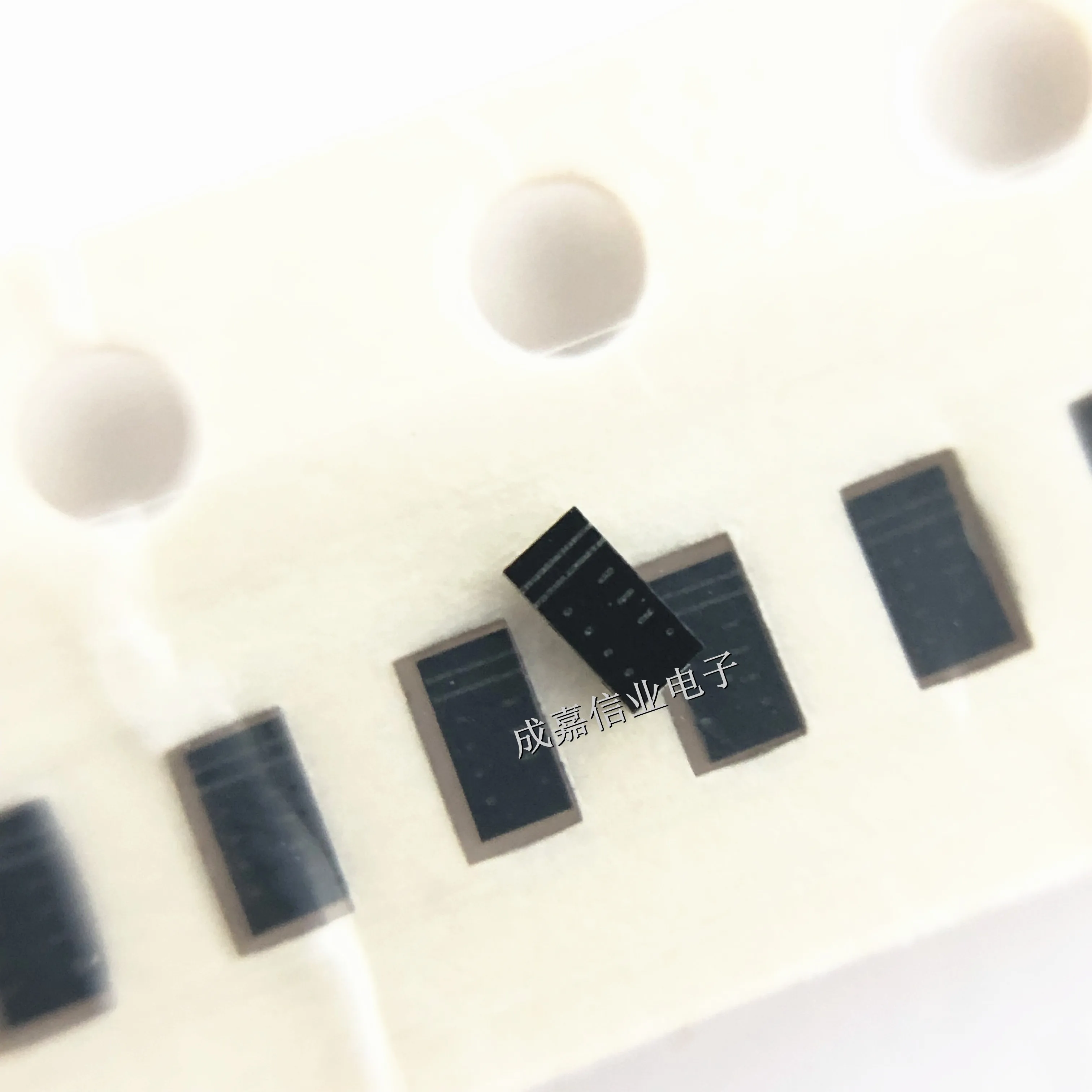 

10pcs/Lot PMEG2020EPK DFN-1608D-2 Schottky Diodes & Rectifiers 2A 20V Operating Temperature:- 55 C-+ 150 C