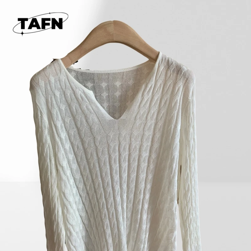 シングルブレストのシンプルで高度な質感の快適なカシミア カーディガン – ヴィンテージ スタイルと毎日の着用にぴったりの居心地の良い暖かさ AE607