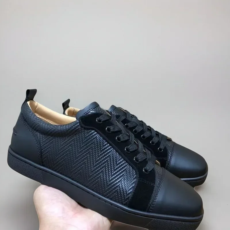 Zapatos bajos de marca de lujo de diseñador con fondo rojo para hombre, zapatillas deportivas para conducir con pinchos, tejido negro, zapatillas planas con remaches de cuero genuino