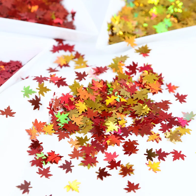 2G バッグ入りグリッター 流れるようなフィリング素材 秋のレーザーメープルリーフネイルグリッター クリスマス感謝祭リーフネイルアクセサリー