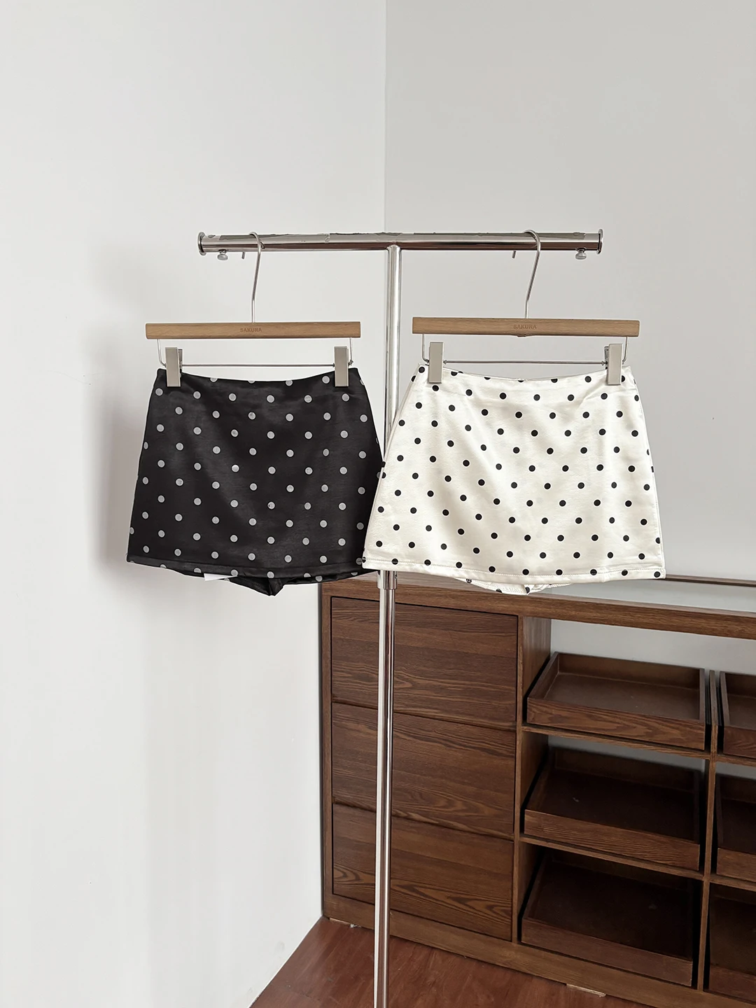 

Low Waist Straight Tube Half Skirt Women Summer Anti Aging DIYI Match All Satin Feel Skirt Pants A-Line Skirt for Girls