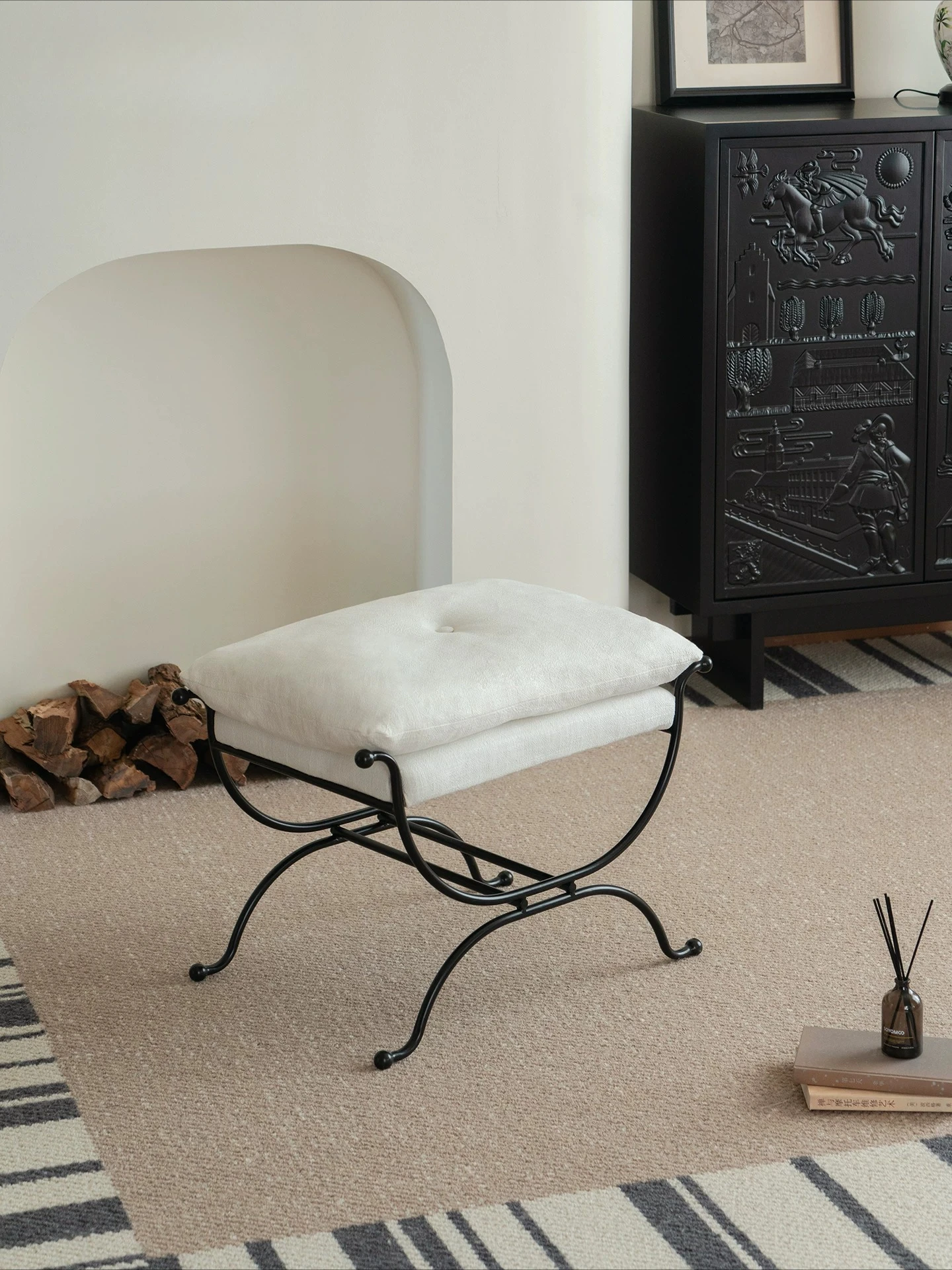Shoe Changing Stool with White Cushion and Metal Legs, Makeup Stool for Living Room Bedroom Homestay Model Room