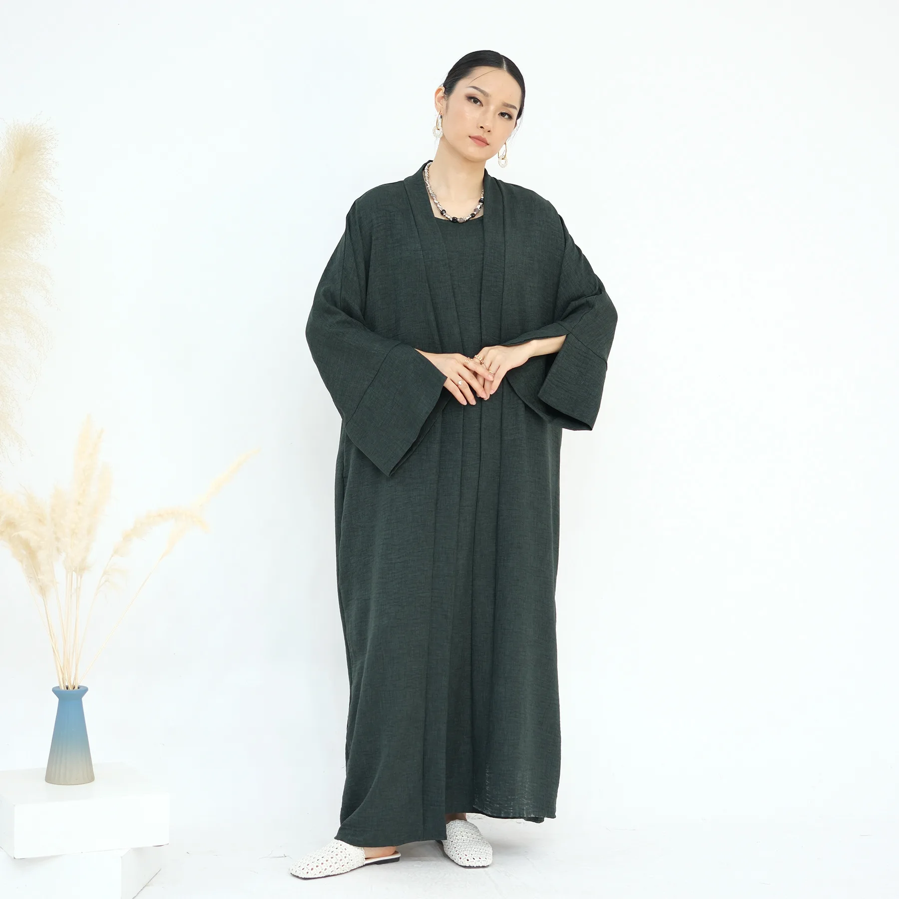 

Комплект из 2 предметов: платье-кимоно и абайя в дубайском стиле с поясом, мусульманская молитвенная одежда, женские платья, кафтан, марокканский халат, женская мусульманская одежда для Рамадана