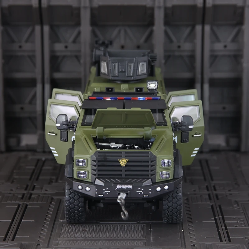 

Взрывозащищенная модель автомобиля из сплава Swordtooth Tiger в масштабе 1:24 имеет имитирующие функции звука и освещения, богатые детали