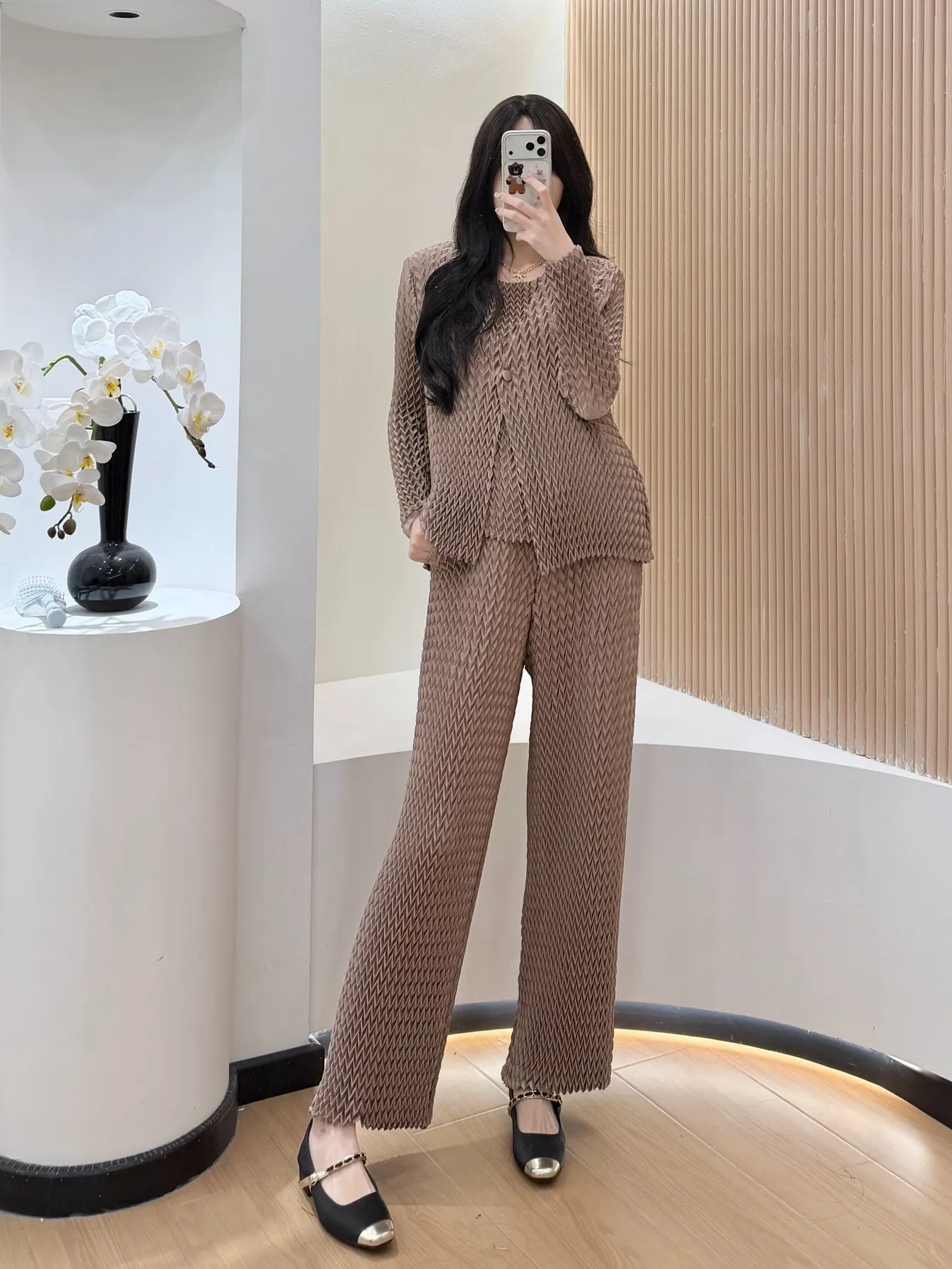 Women's Brown Wavy Pleated Vest Inner Top, Overlay & Wide-Leg Pants 3-Piece Set Texture Fabric Fashion Casual Daily Wear 2025