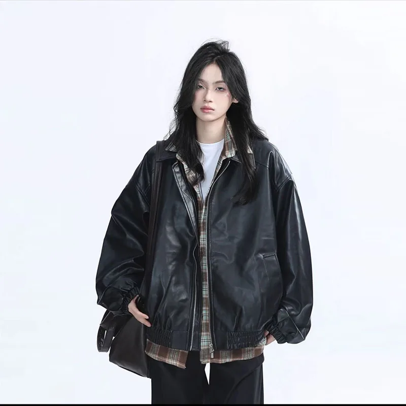 เสื้อแจ็คเก็ตหนังเทียมสไตล์เรโทรสำหรับผู้หญิง แขนยาว ซิปหน้า เหมาะสำหรับฤดูใบไม้ผลิและฤดูใบไม้ร่วง เสื้อโค้ทหนัง PU สำหรับผู้หญิง