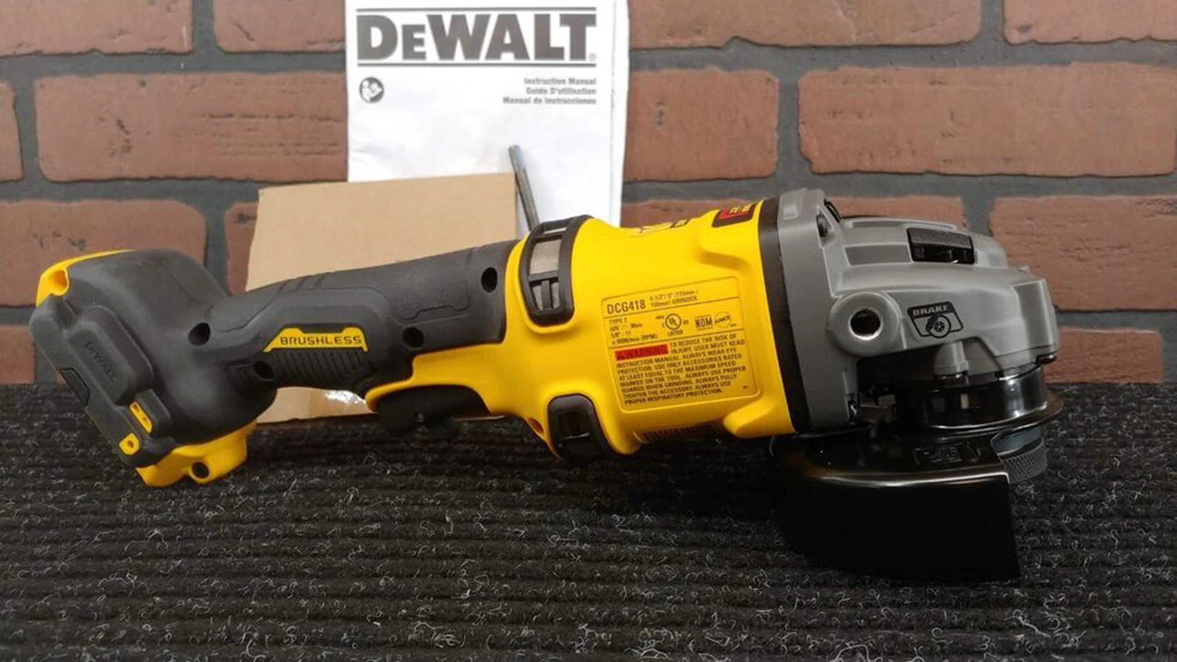 Dewalt DCG418 60V Flexvolt 4 1/2\