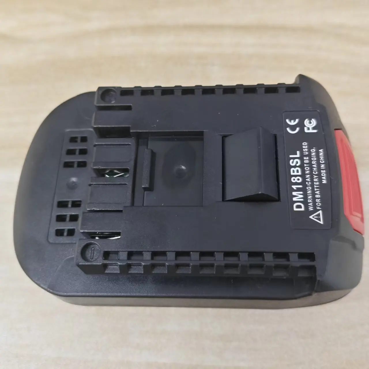 

DM18BSL Battery Converter Adapter for Milwakee 18V and For Dewalt 20V Li-ion Batteries for Bosch 18V Li-ion Battery Power Tools