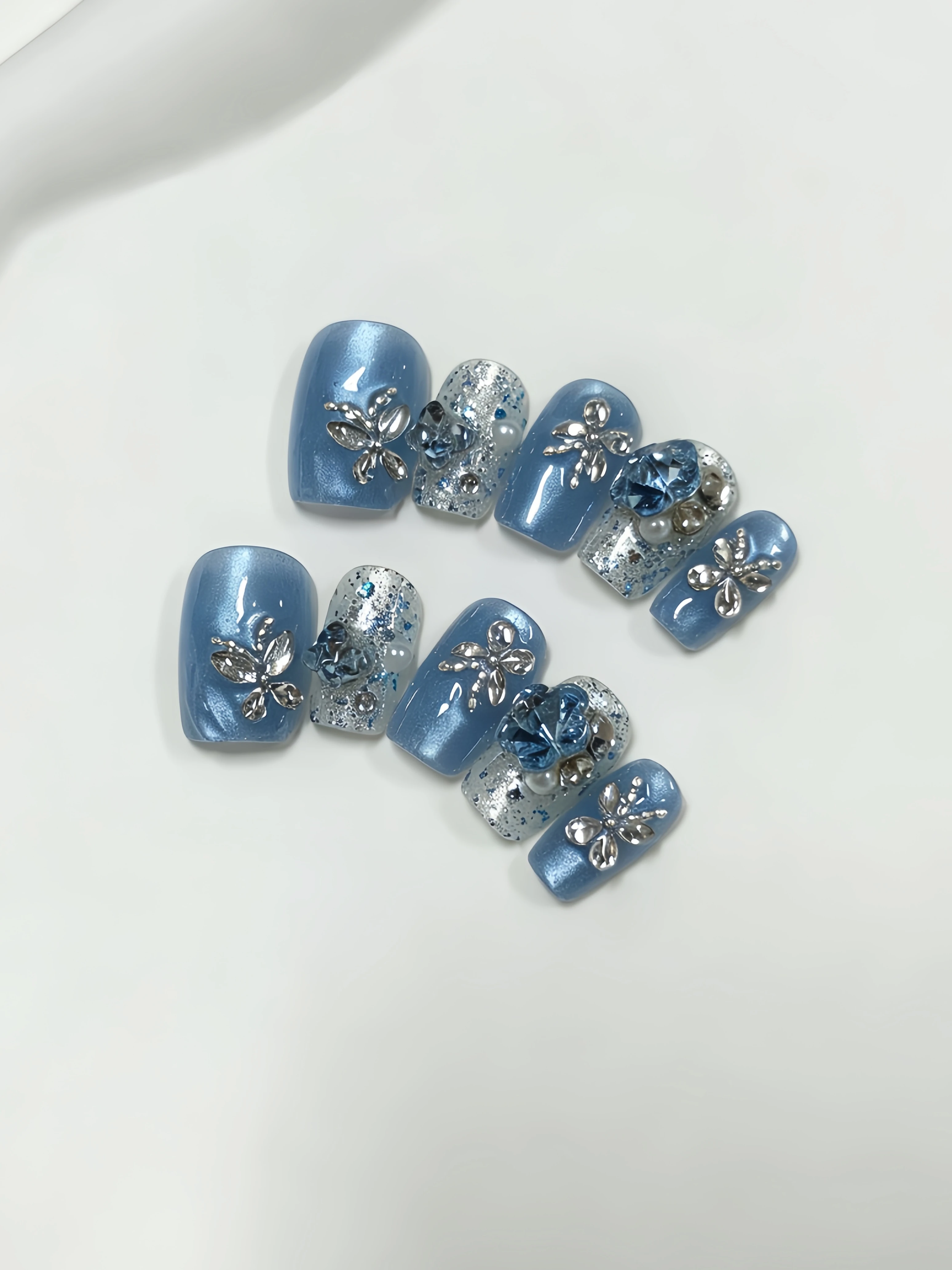 10-Piece Short Square-Round Nails, Light Luxury Ice Blue Butterfly Rhinestone Niche Art Nails, Detachable and Reusable Press-On Fake Nails for Dating, Bridesmaids, and Photo Shoots, Silver 3D Butterfly Accessories, High-End Exquisite Short Nail Art
