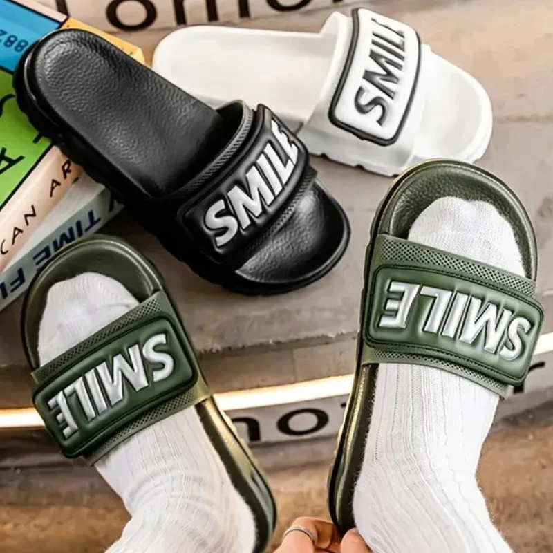 

Летние мужские тапочки большого размера, быстросохнущие, нескользящие, на плоской подошве, модные сандалии для ванной и улицы с надписью