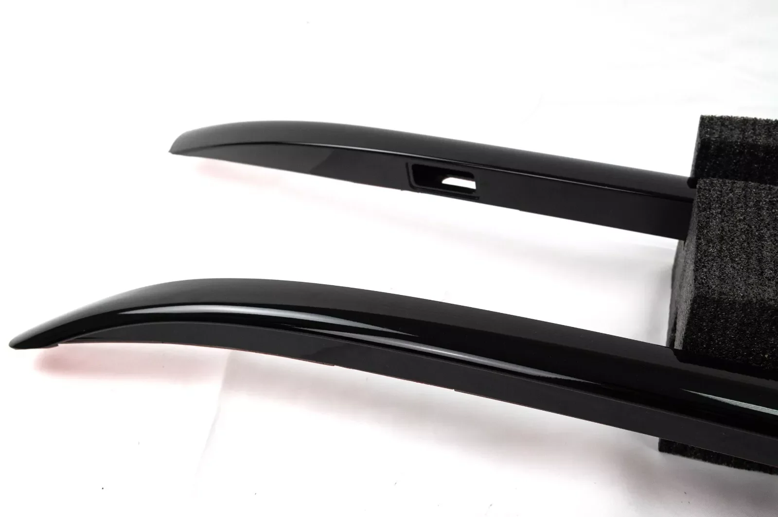2Pcs black left right Aluminium roof rack bar rail fits for L-a-n-d R-o-v-e-r Range Rover Velar 2018-2024