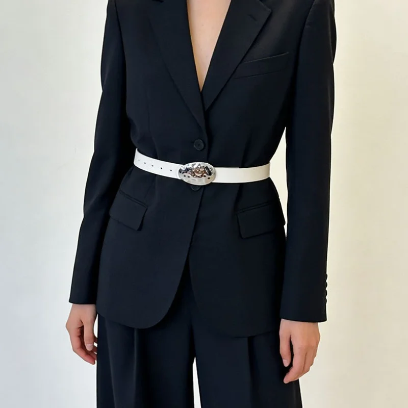 New stylish niche-design minimalist oval leather buckle a sophisticated commuter belt that pairs perfectly with jeans