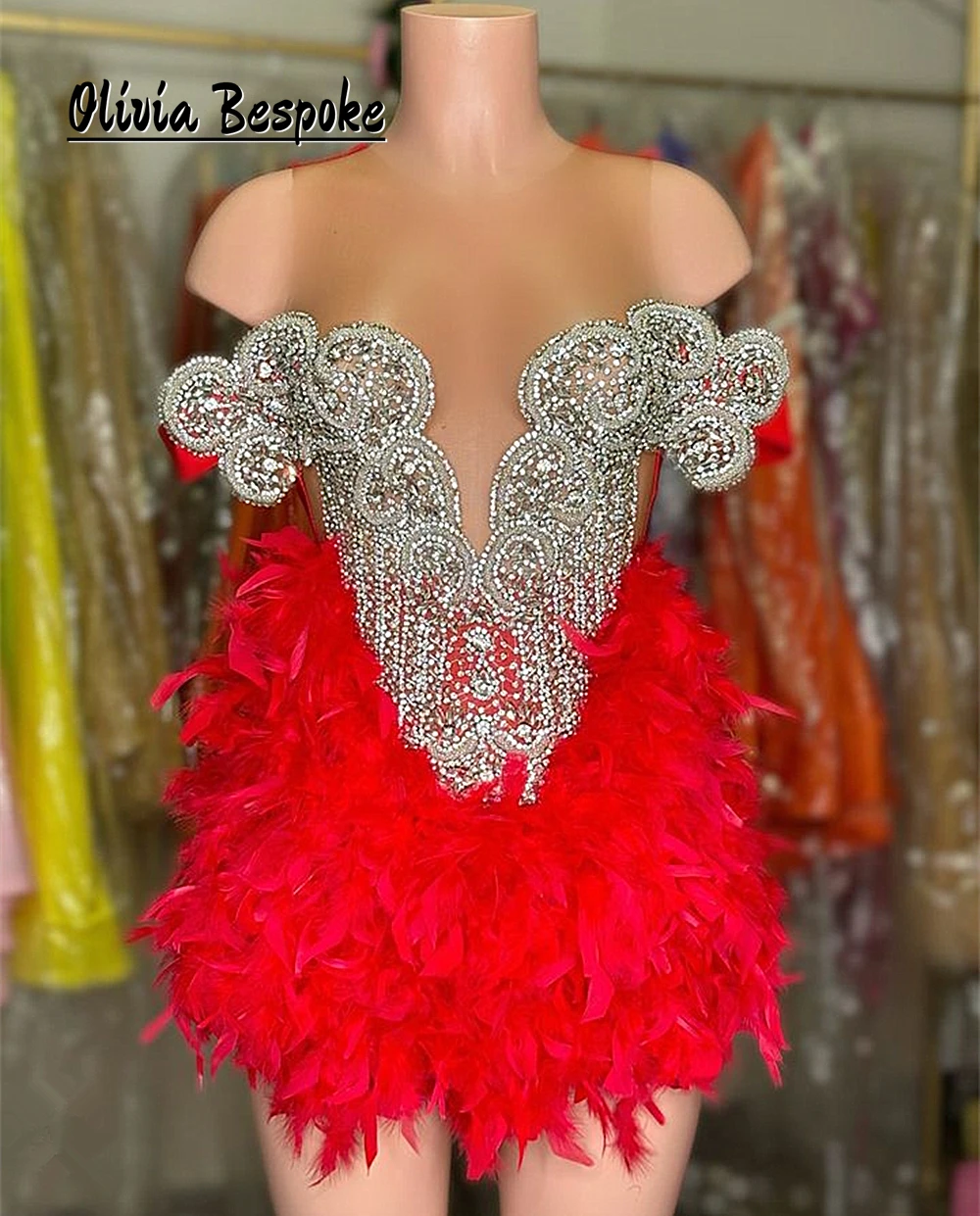 Betoverende Rode Veren Homecoming Prom Dresses Zwarte Meisjes Zilverachtige Beadings Steentjes Backless Mini Cocktail Party Jurken