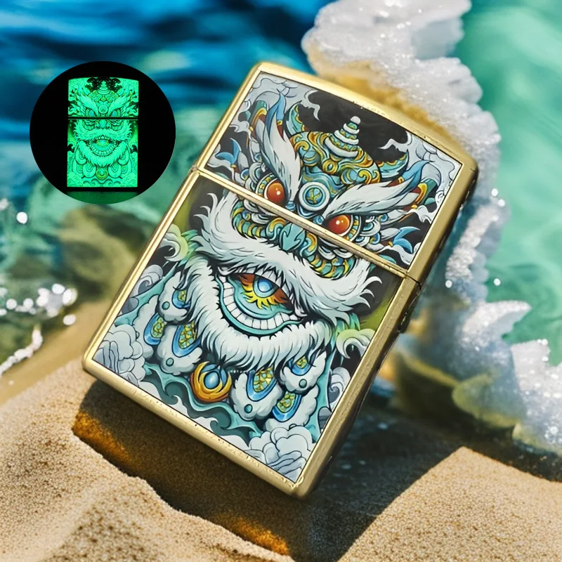 

Lighters Smoking Cigarette Accessories Embossed Armor Lighter Grinding Wheel Windproof Lighter Fine Engraving Luminous （NO GAS）