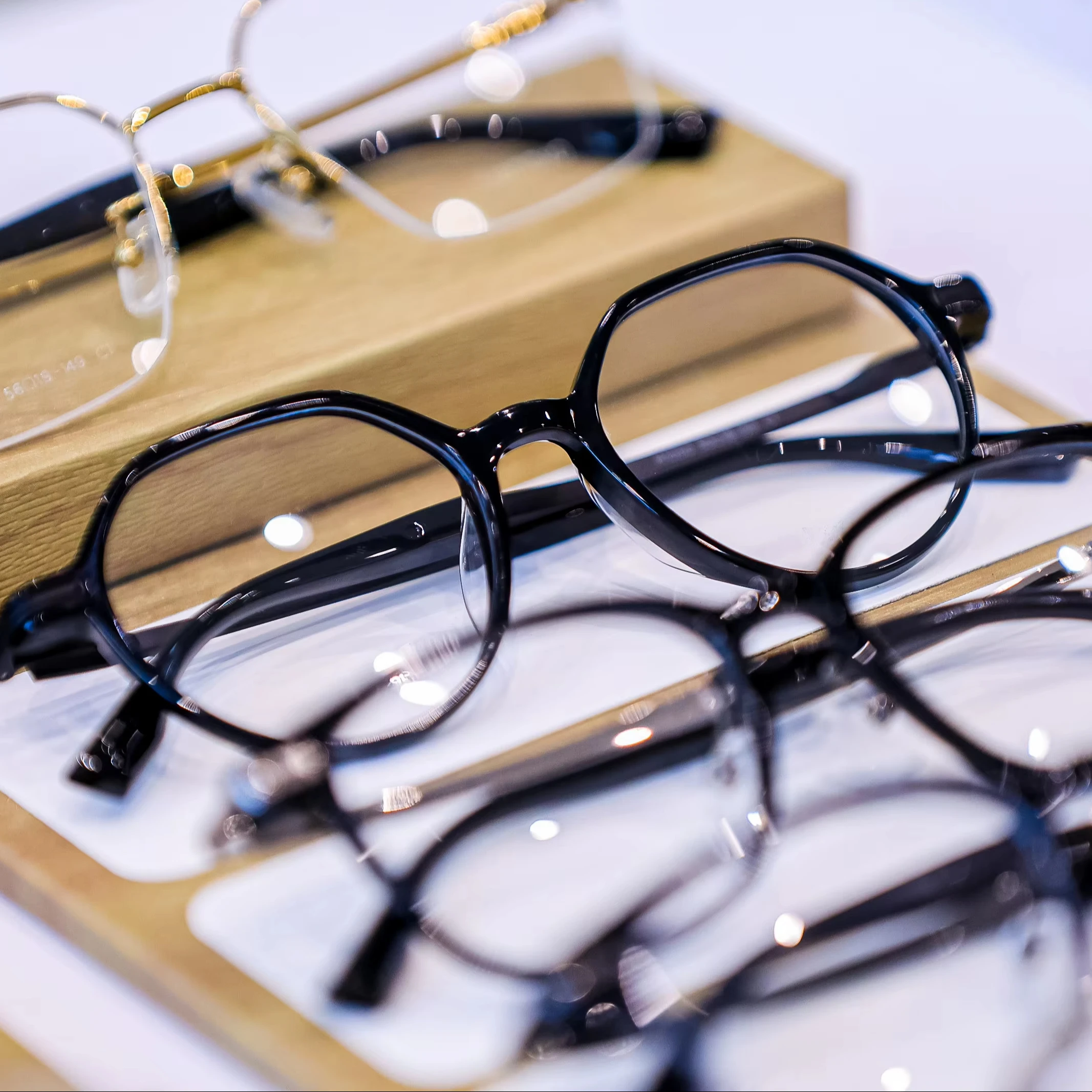 

ODM 2026 New Launched AI Glasses Wireless For APP Android IPhone Translation, Changeable Smart Temple, Charging Case