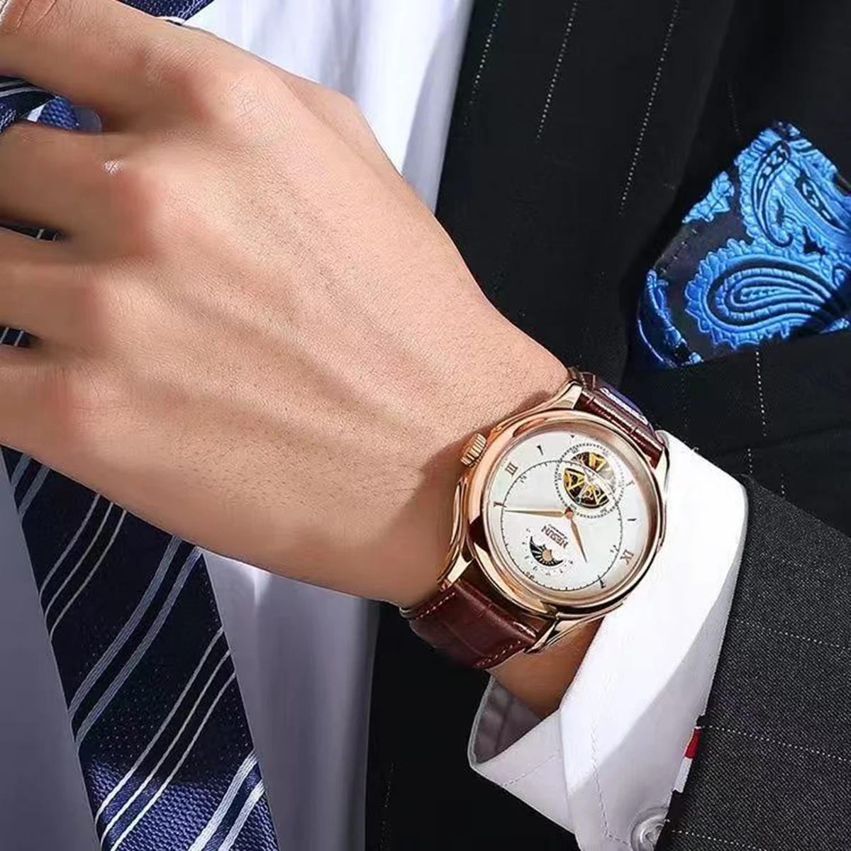 ساعة NESUN للرجال: ساعة ميكانيكية أوتوماتيكية بالكامل للرجال مع دولاب الموازنة الهياكلية وساعة رجالية كاجوال مضيئة