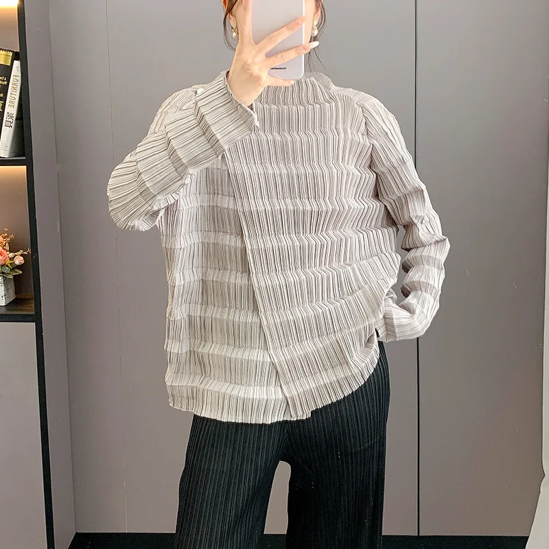 Miyake 2025 Spring and Summer Fashion Casual Loose Cardigan Short Jacket Pleated Striped Round Neck Long-sleeved Women's Blouse