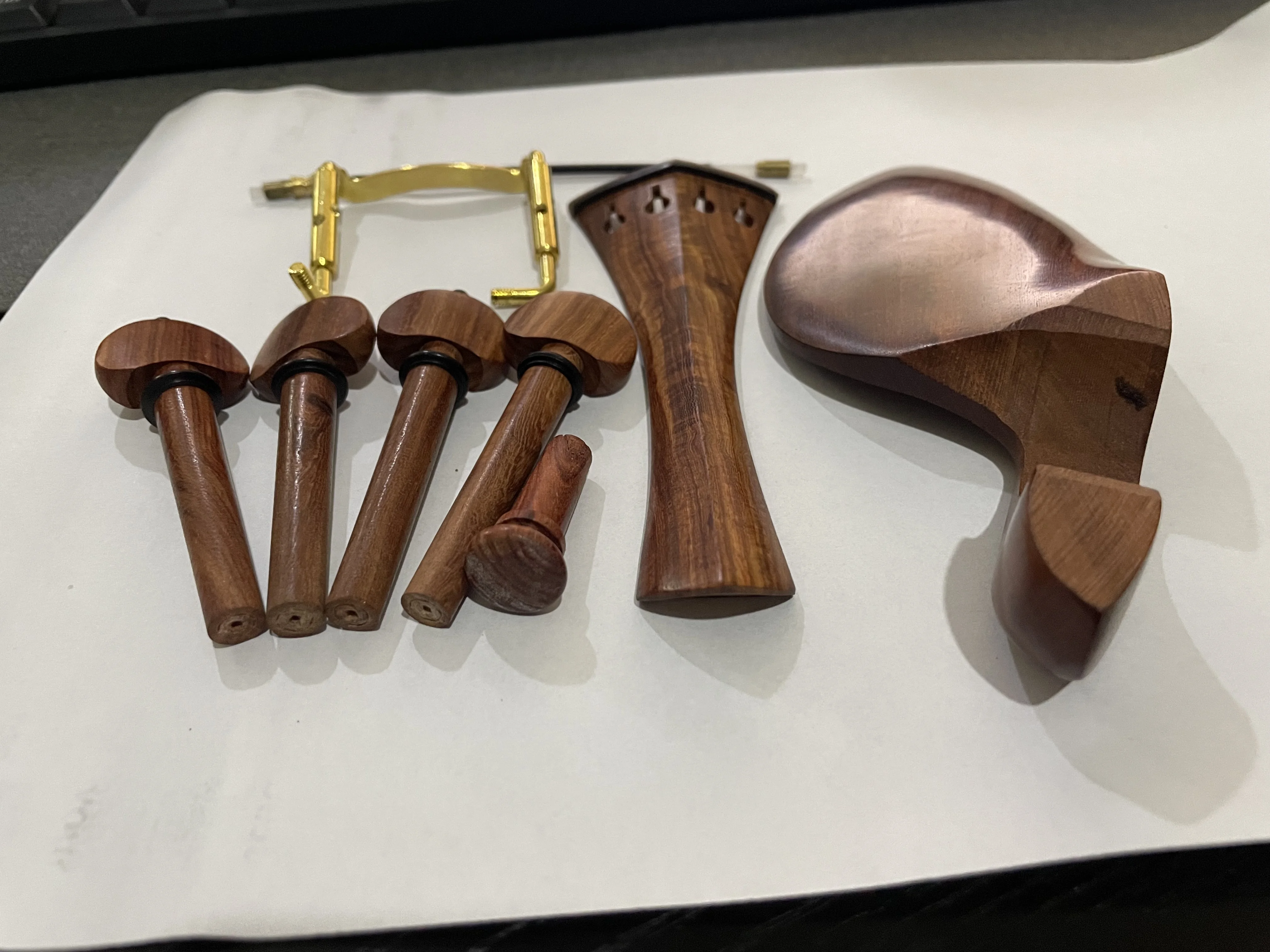 Violin Natural Ebony Wood Accessories, Parts Fittings,Tailpiece, Tuning Pegs, Endpins, Chin Rest, Chin Holder, High Quality, 4/4