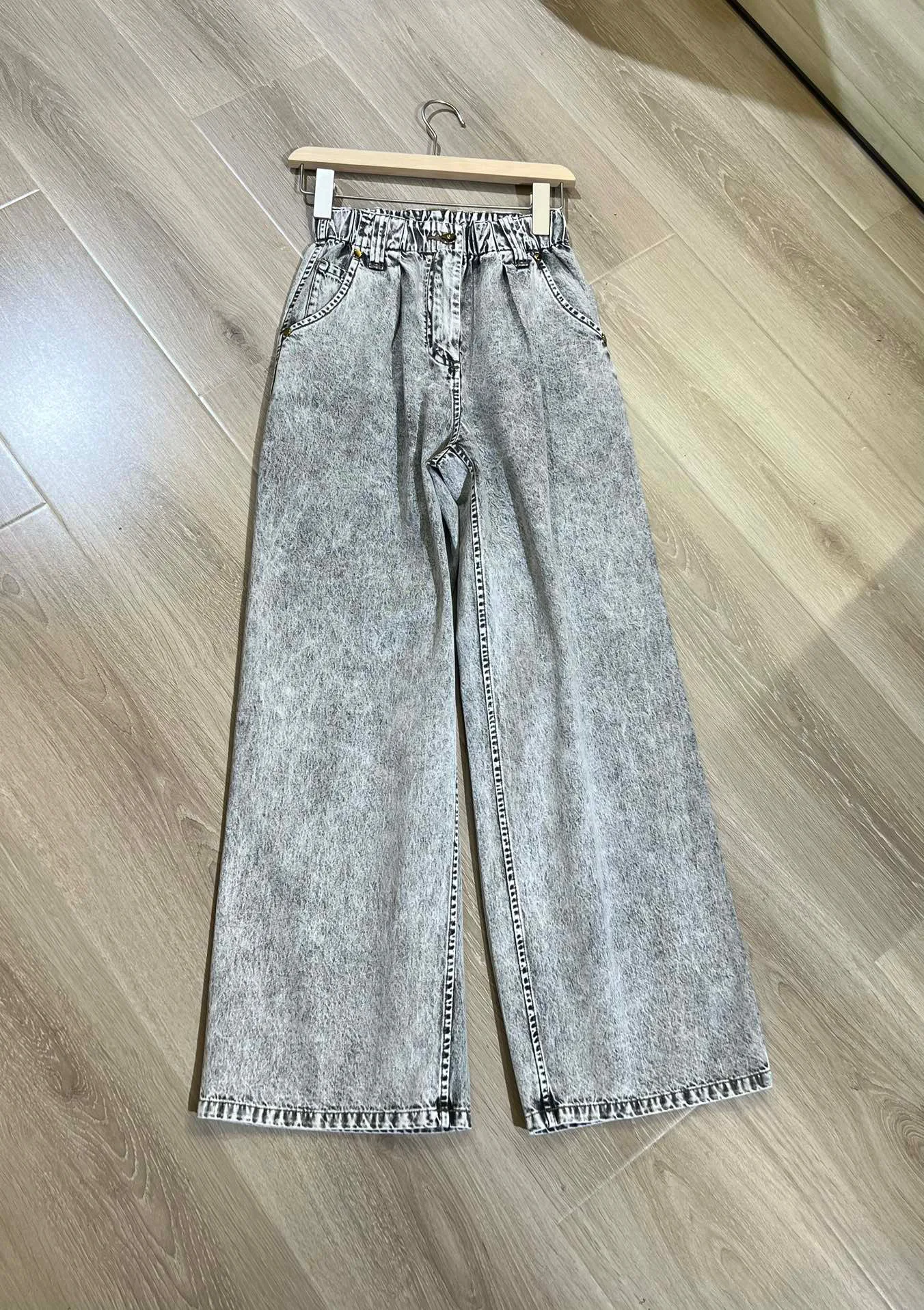 Light wash wide leg high quality casual jeans