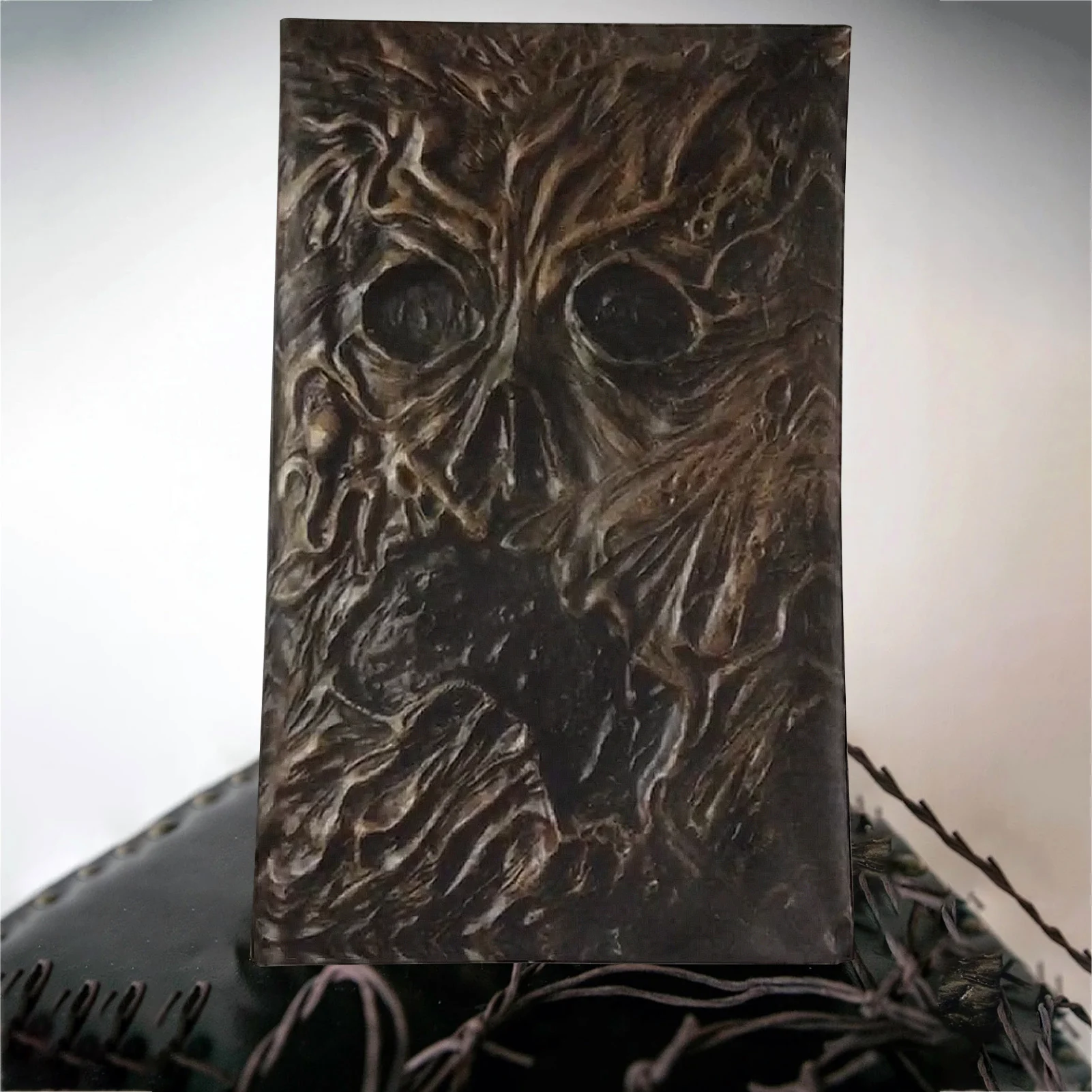 

Unique Necronomicon Evil Dead Book Resin Notebook Decorations Horror Movie Prop Gifts Dead Spellbook for Home Desktop Decor #WO