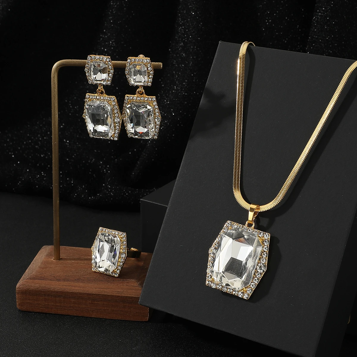 Classic Emerald Pendant Jewelry Sets For Women Zircon Ring Earrings Necklace Wedding Bridal Elegant Christmas Gift