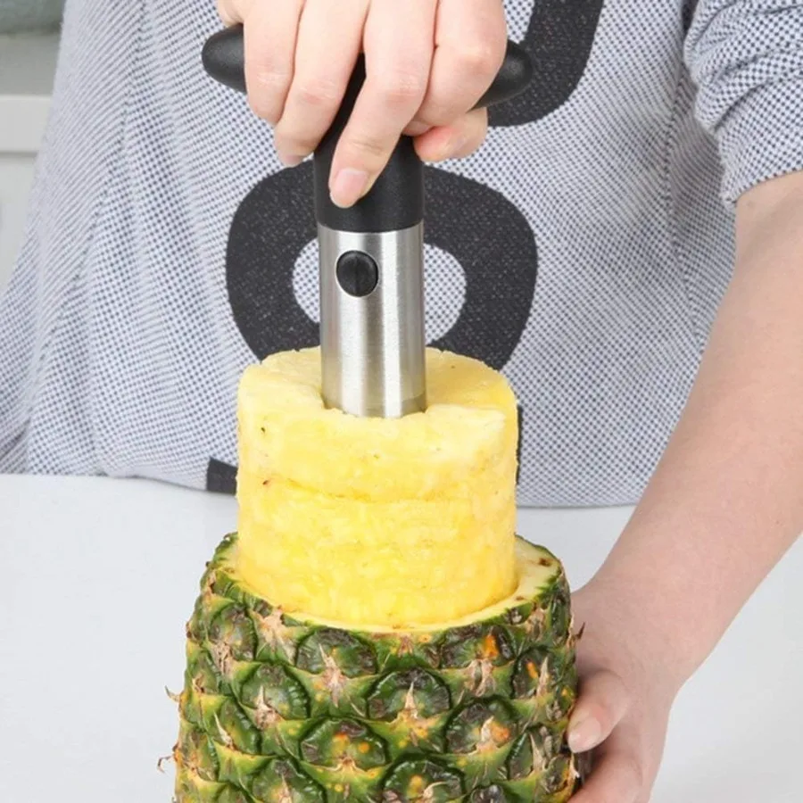 Affettatrice per ananas in acciaio inossidabile per uso in cucina: efficiente strumento per la preparazione della frutta con design EasytoClean e Co durevole