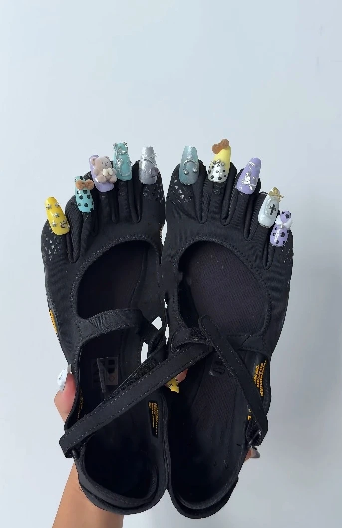 DIY Five Finger Shoe Outdoor Indoor Comprehensive Training Fitness Pilates Sport Shoe Yoga Running Split Toe Shoe with Manicure