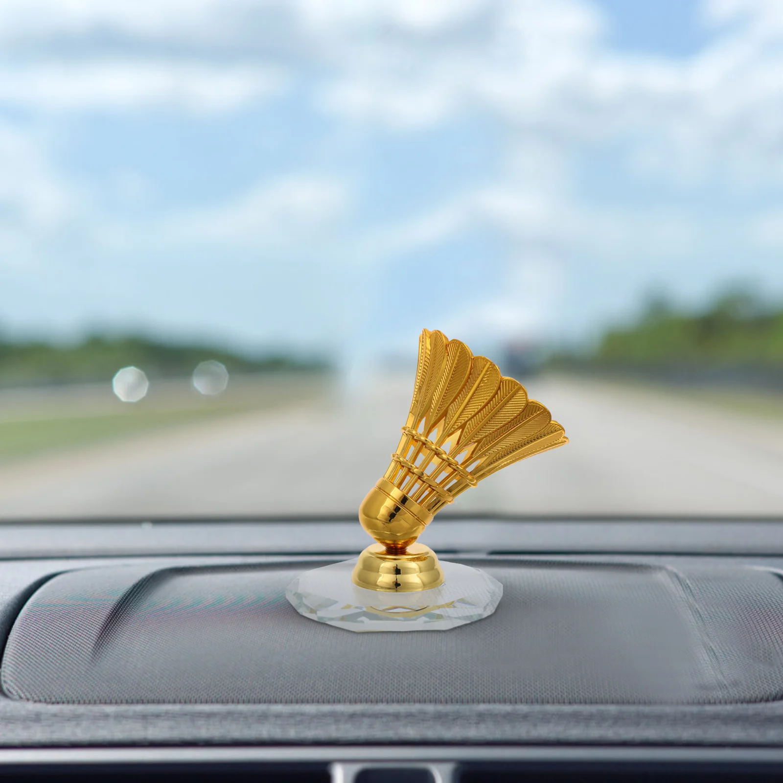 

Badminton Gold Ornament Unique Car Interior Sports Party Favors Accessory Sports Fan Decor Shuttlecock Sculpture Trophy