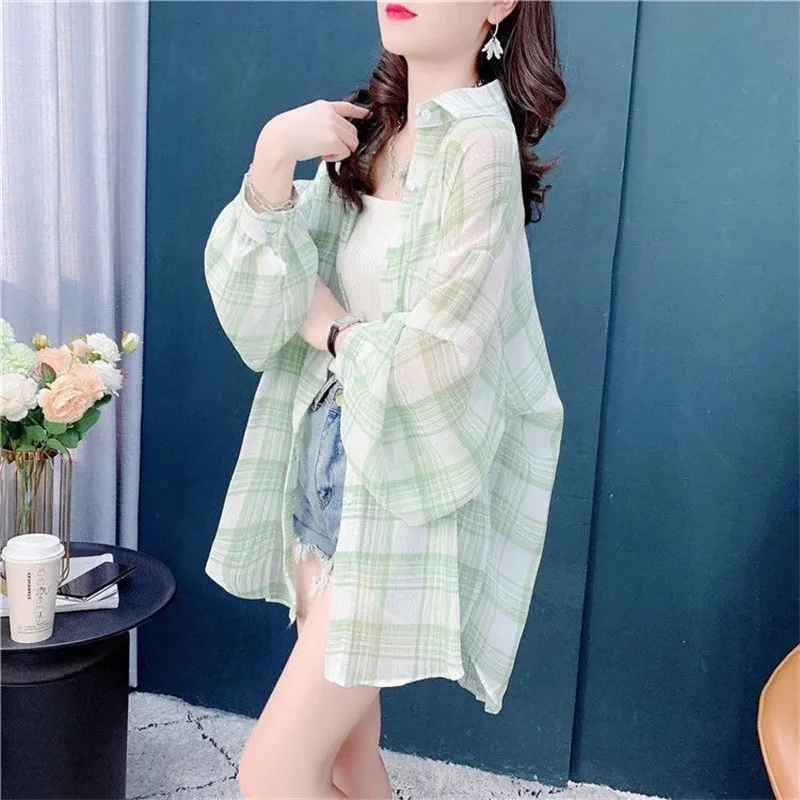 Women New Summer Summer Thin screen Beach Plaid Blouse Uv Breathable Ice Silk Blouse Clothing