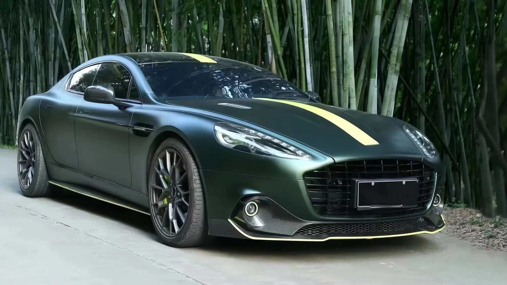 Carbon Fiber Body Kit for Aston Martin Rapide Bumpers Front Lips Fenders Grill Front/rear Spoilers Side Skirts