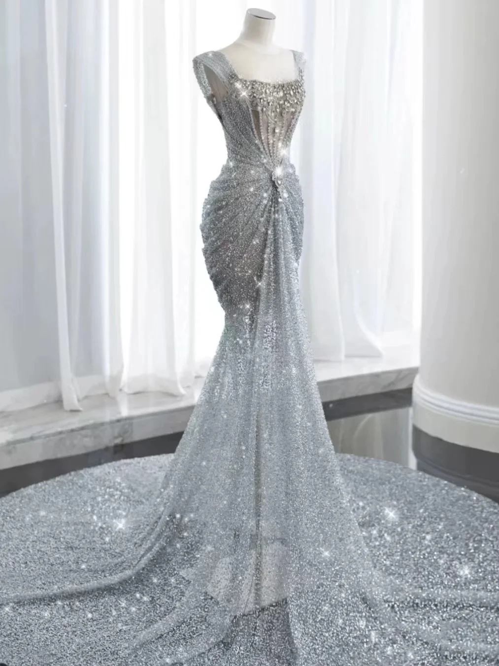 Luxury Silver Crystal Evening Dresses Women Mermaid Sequined Prom Gowns Straps Neck Robe De Soiree Vestidos 2024