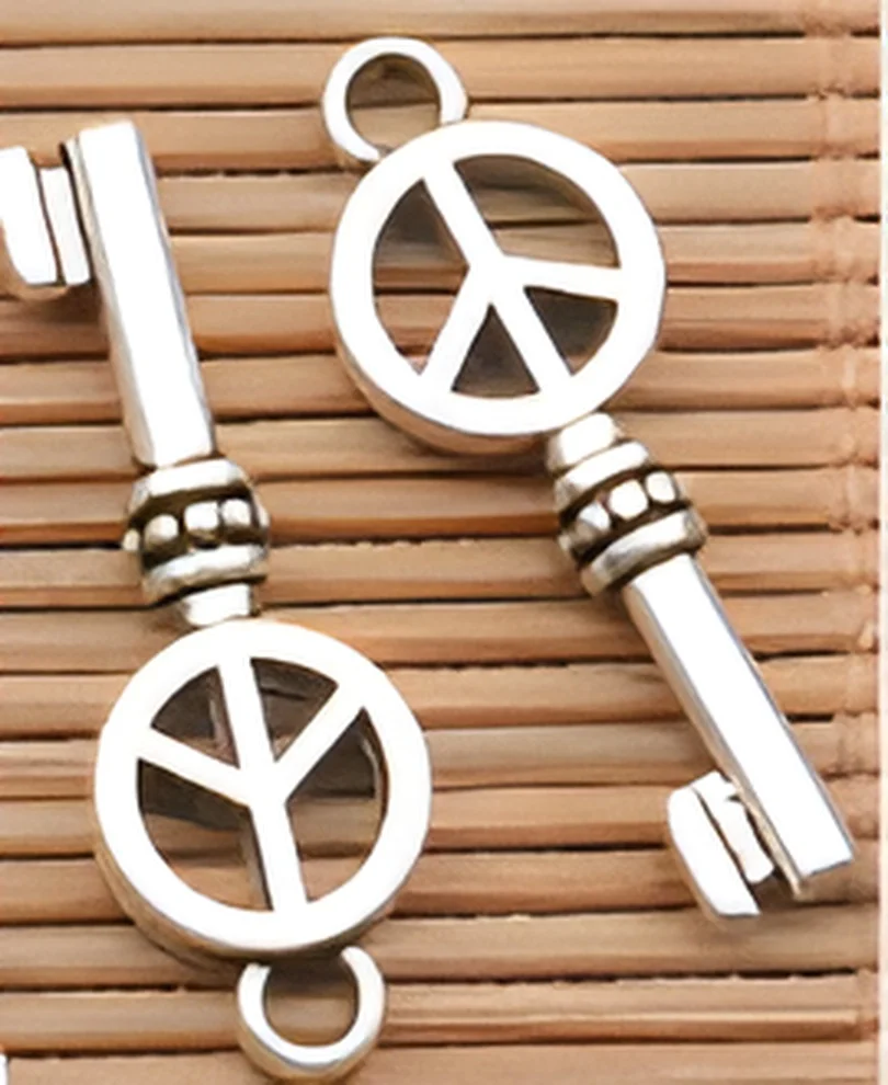 

20pcs 23*9mm Alloy matel tibetan silver 2sided key pendants HWH0887