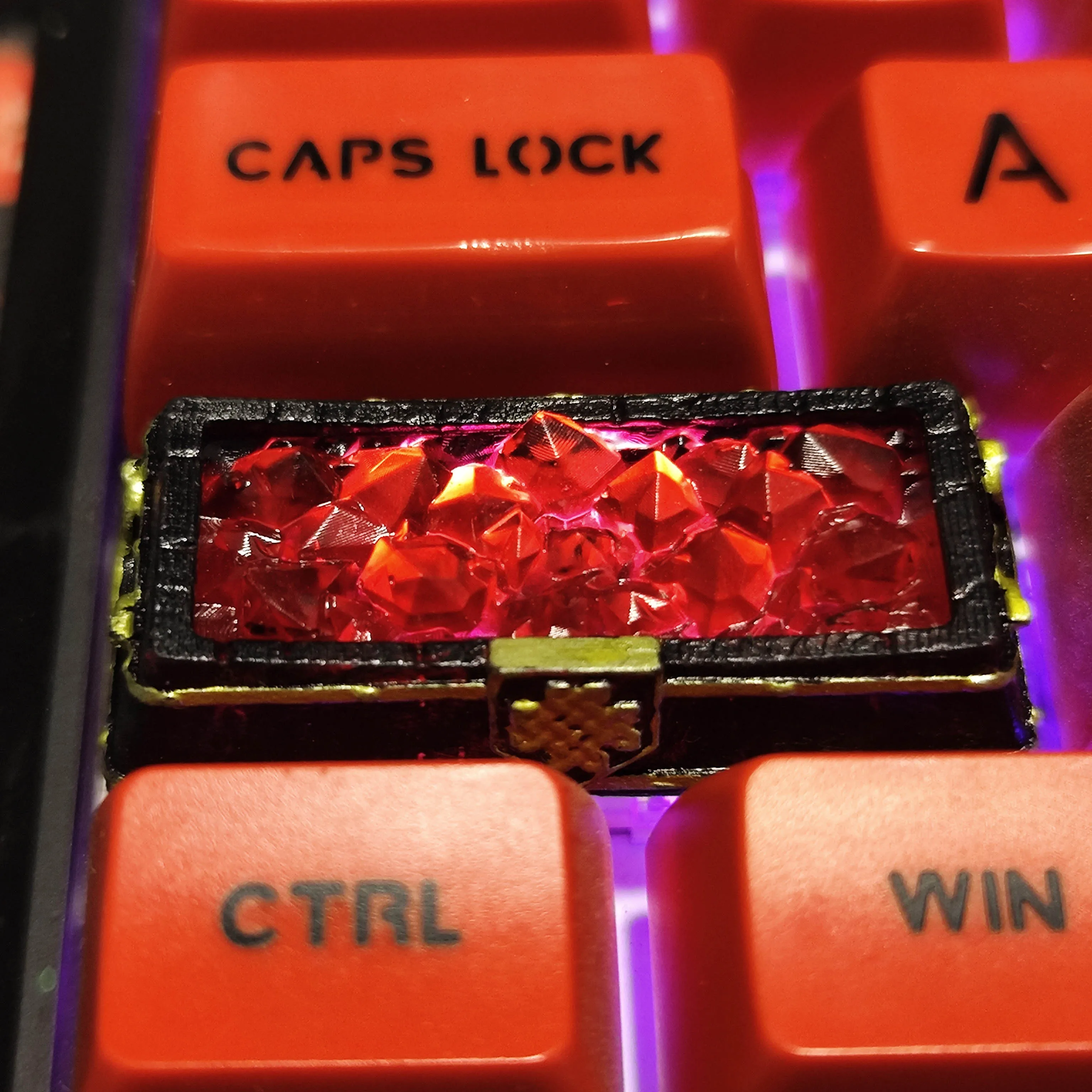 

Flame Crystal Artisan Keycap Mechanical Keyboard 2.25u Backlit Resin Drip Glue Translucent Boy Boyfriend Birthday Gift Key Caps