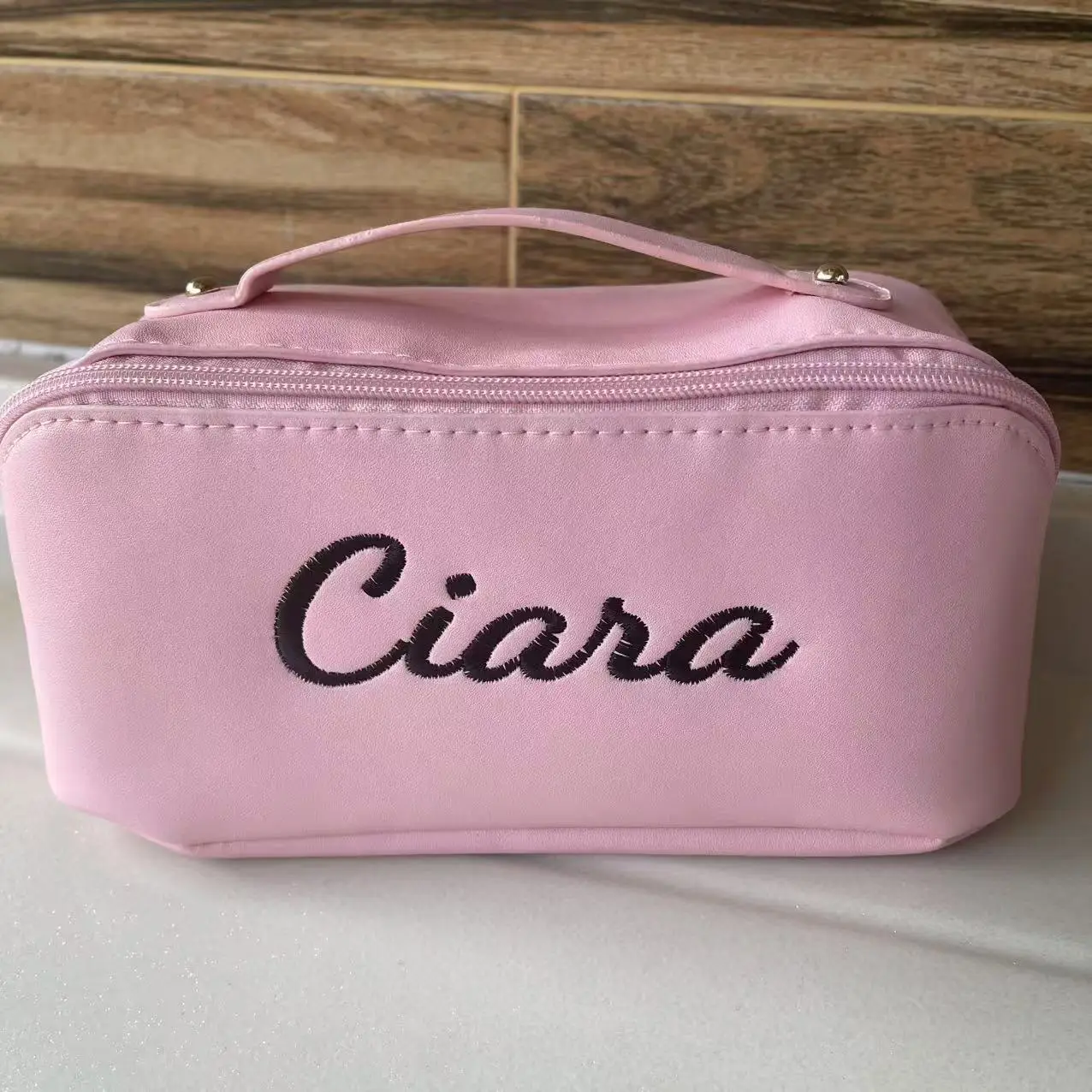 With Monogram PU Makeup Bag for Ladies High Quality Leather Travel Makeup Bag for Girls Custom Embroidered Name Gift Toilet Bags