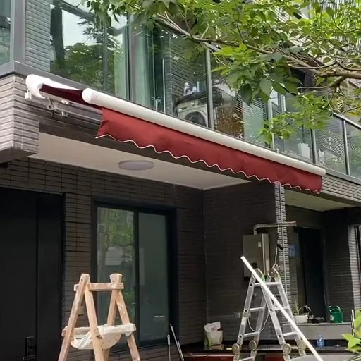 

OEM Outdoor Electric Full Cassette Retractable Awning Commercial Awning With LED Light Wind Resistant
