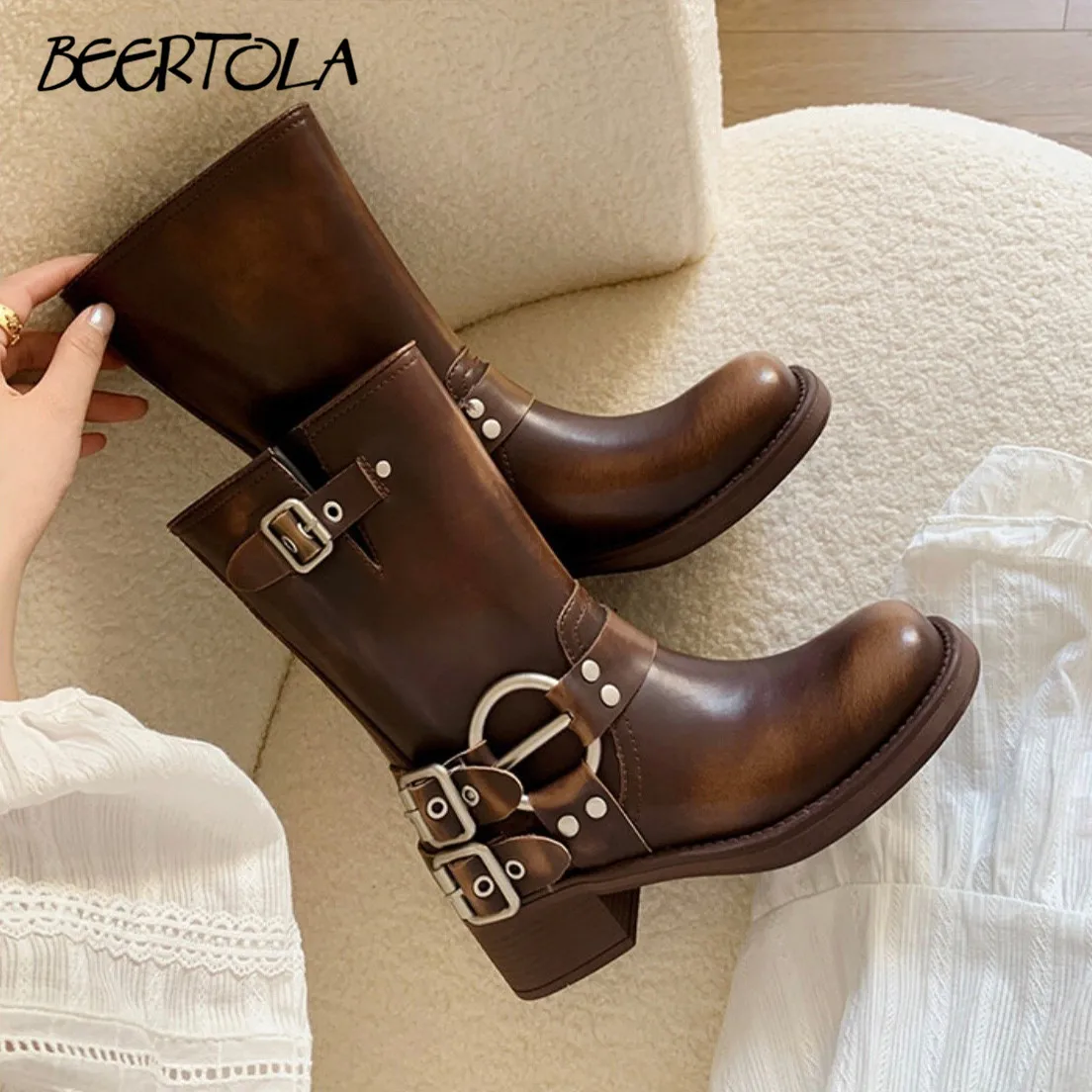 Women's Rubbed Color Belt Buckle Boots Retro Punk Rivet Buckle Desert Boots Personality Casual Square Toe Western Short Boots