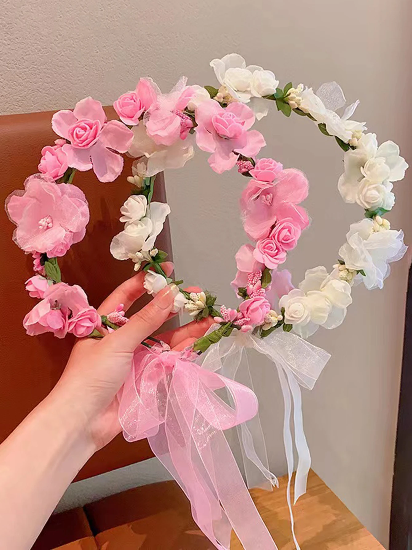 Simulation rattan woven hard wire wreath headdress Korean Mori super fairy bride bridesmaid decorated hairband headdress.