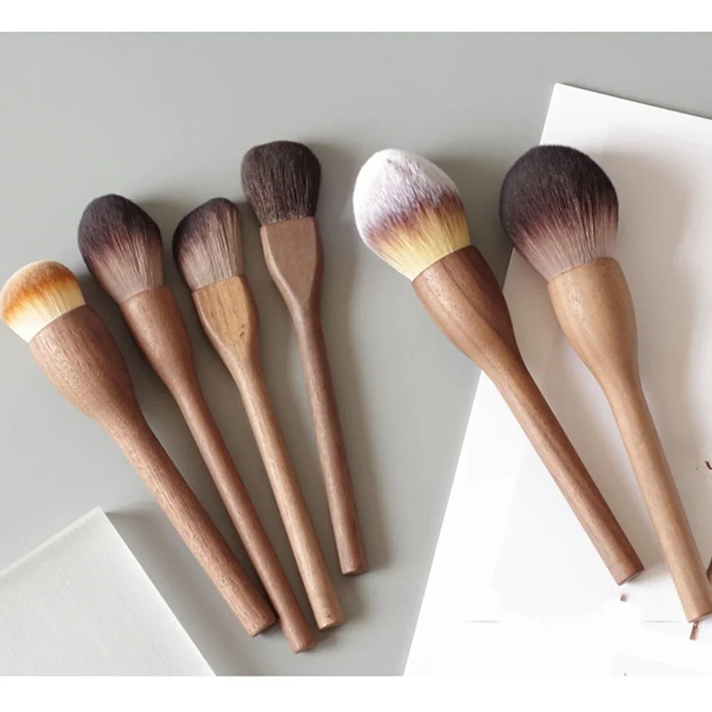 Makeup Brush Wood HandleHigh Quality Loose Powder Blush Foundation Brush Super Soft Large Retro Powder Brushes makeup tools1Pcs