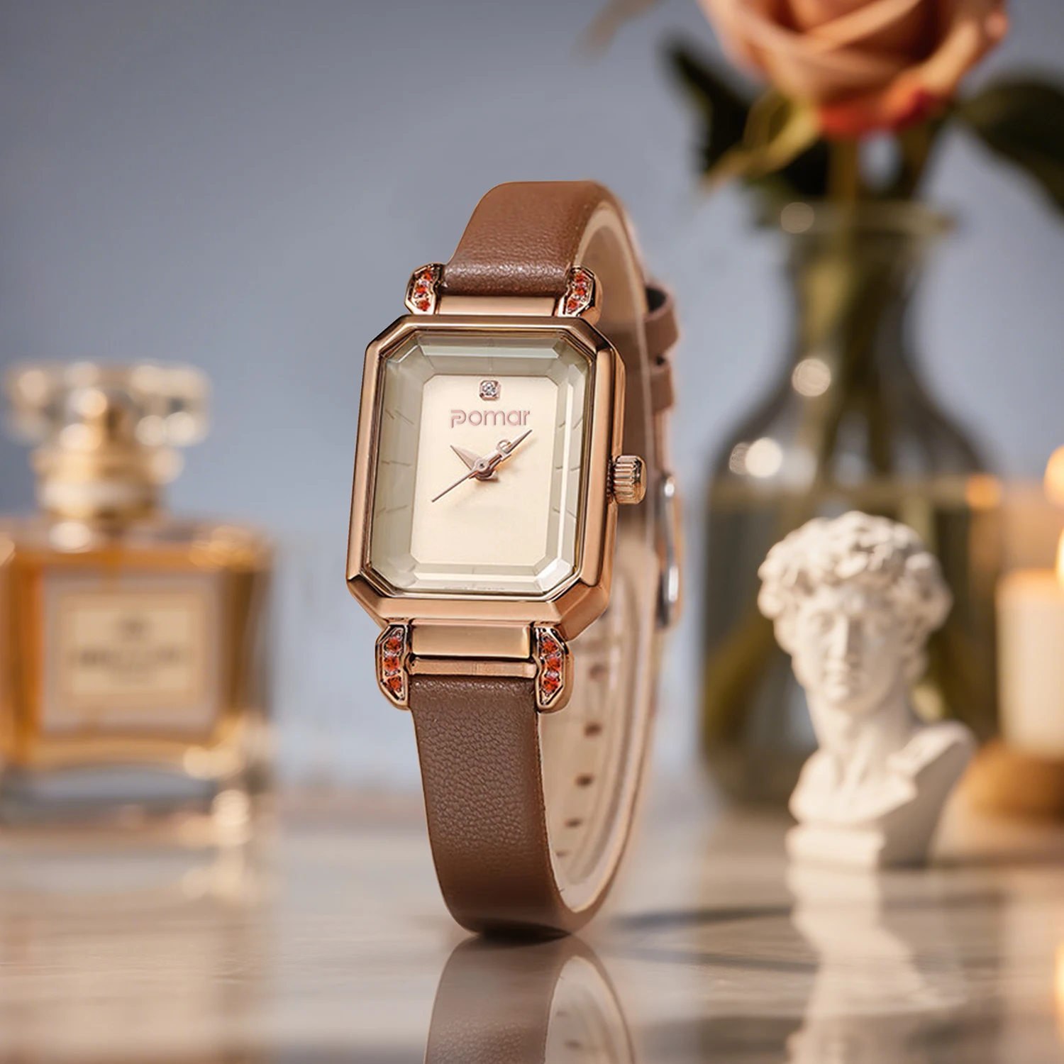 2025 مجموعة الماس النسائية الجديدة ساعة كوارتز جلدية أصلية ريترو مقاوم للماء ضوء الأعمال الفاخرة ساعة نسائية ، هدية عيد ميلاد