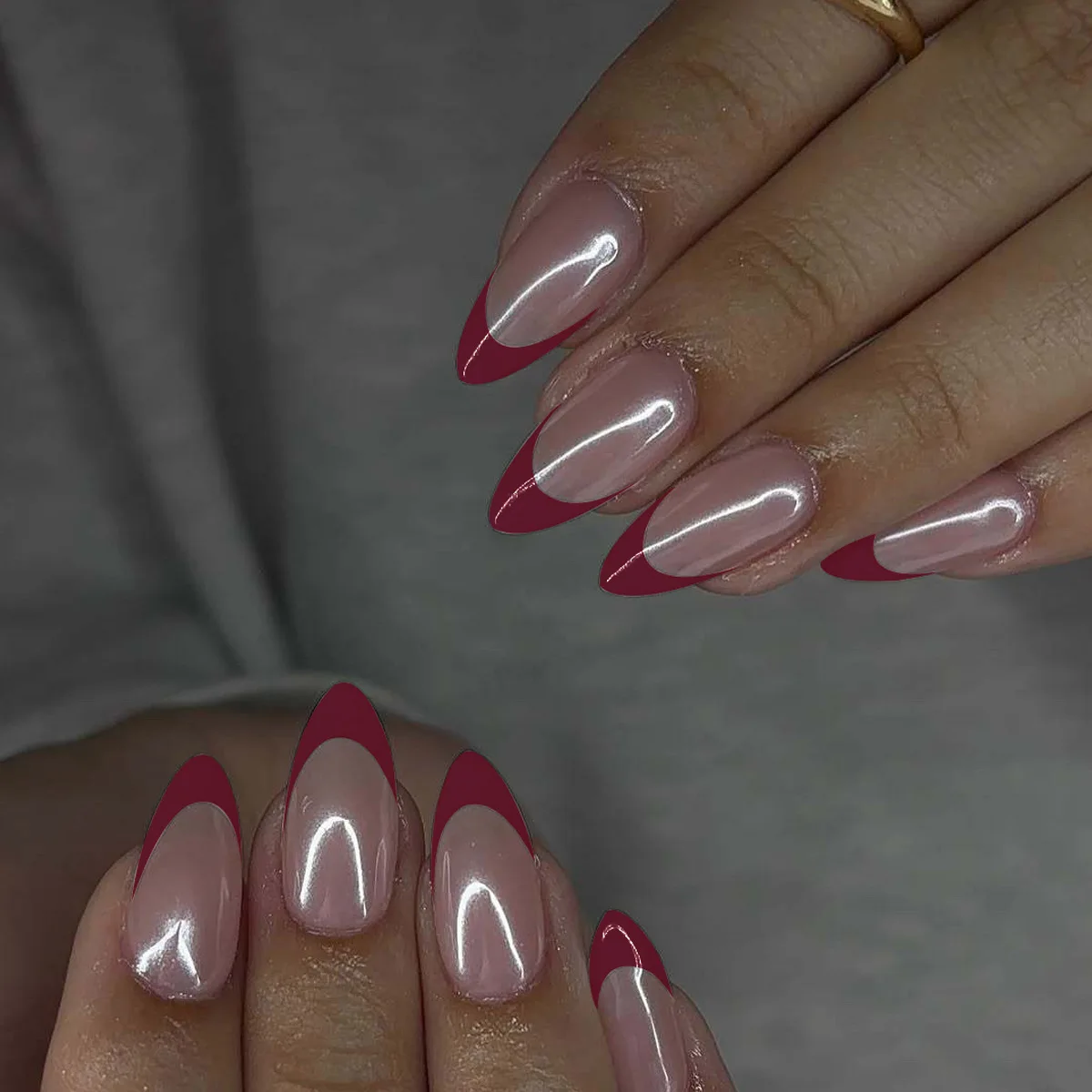 24 個プレスオンネイルアーモンドネイルハロウィンフェイクネイルシンプルで光沢のある黒染めとウェアラブルネイルステッカー女性用