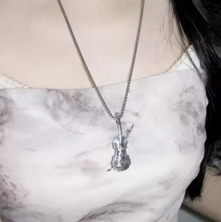 Sweet and Cool Rock Violin Music Pendant Necklace Musical Instrument Pendant Neck Chain Couple High-looking Sweatshirt Chain