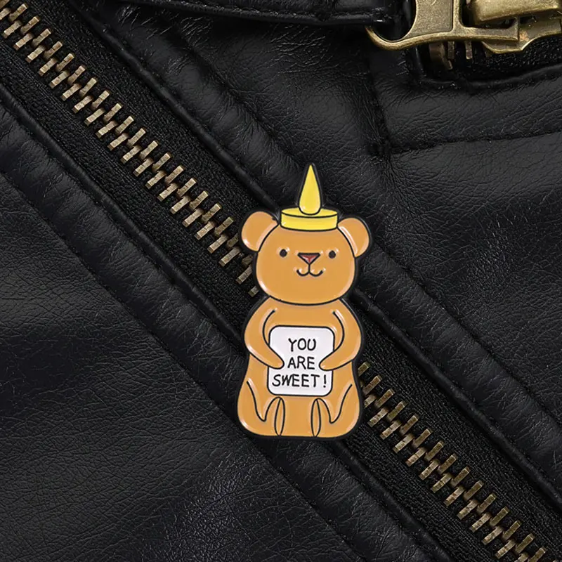 Honey Bear Love Confession Pin, Soft Pastel Yellow Brooch with Sweet Quote for Friends and Romantic Gift Charm