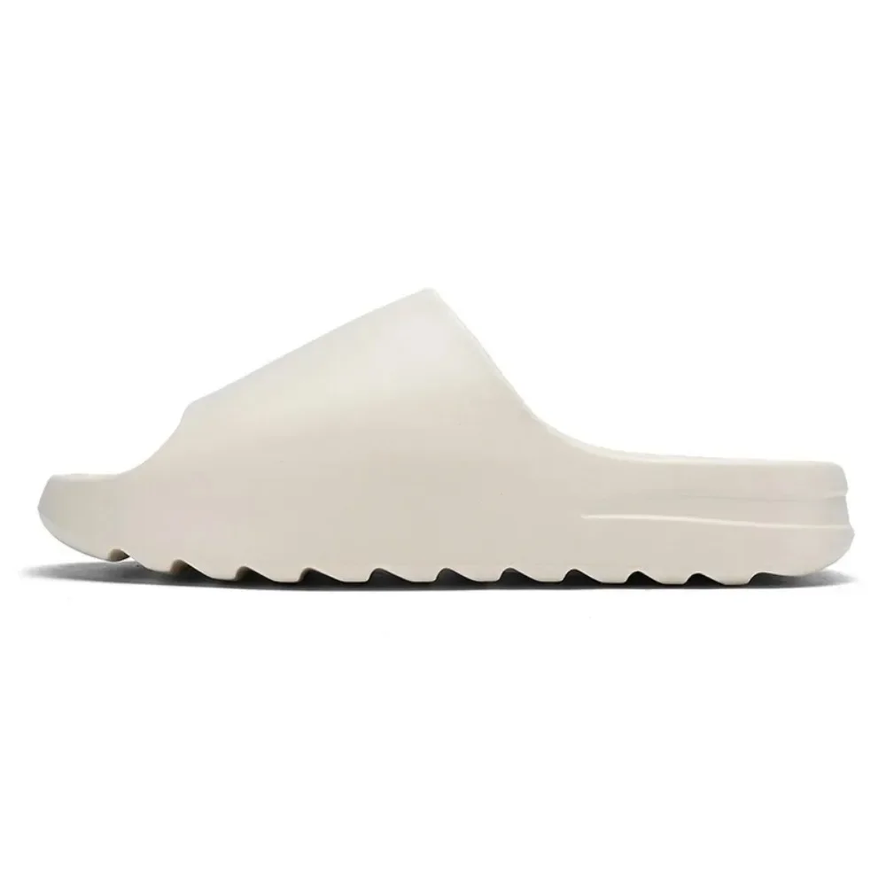 صنادل صيفية مستوحاة من Yeezy لصيف 2025 باللون الأصفر الرملي تشبه السحابة للشاطئ في الهواء الطلق غير قابلة للانزلاق