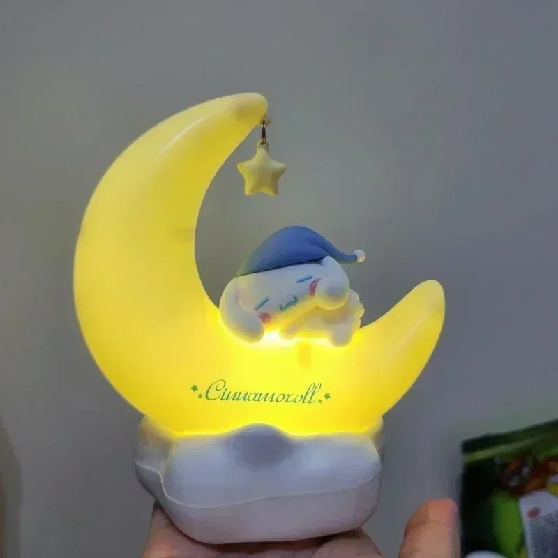 Sanrio Genuine Kawaii Kuromi Cinnamoroll Crescent Beautiful Dream Led Light-emitting Ornaments Cute Night Light Children's Gift