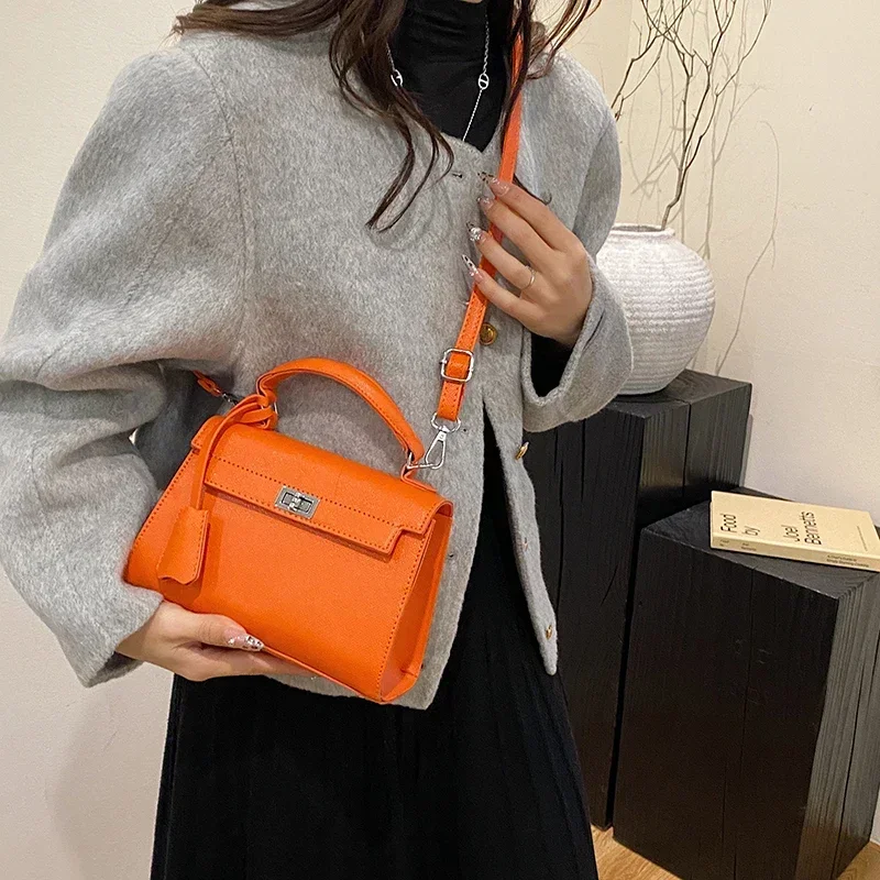 

Elegant Leather Messenger Bag For Ladies Designed By Famous Designer Luxury Brand Classic Popular Shoulder